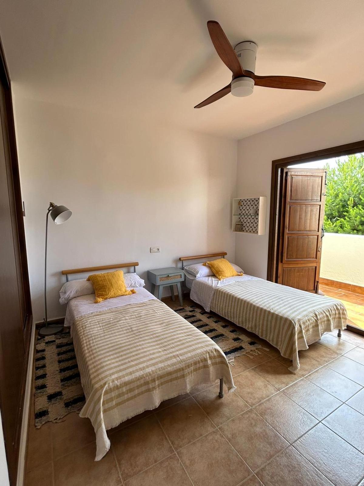 Casa Con Piscina En San Jose Sotillo Exterior foto